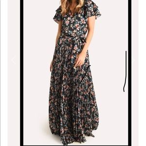 ML Monique Lhuillier Floral Ruffle Sleeve Gown
